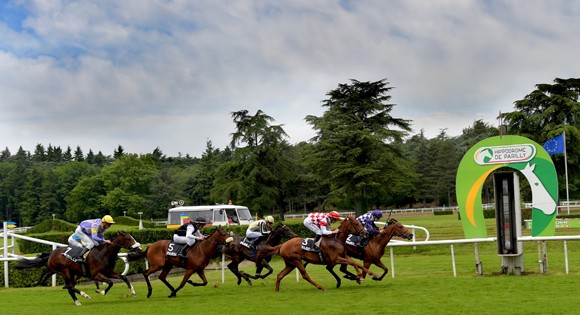 HIPPODROME LYON VILLEURBANNE CARRE DE SOIE